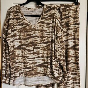 EUC Boutique terry cloth lounger/pajamas size large